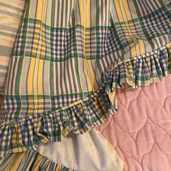 Plaid Ruffled Valance - Picture 2 of 8